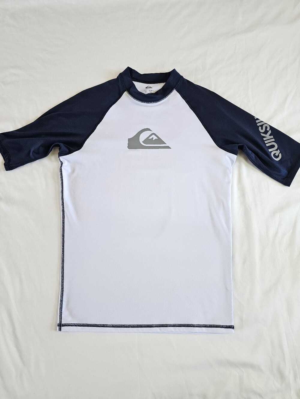 Quicksilver Rashguard 2 Tone Surf Shirt Sz Large Outdoor Diving Scuba Sports Ski
